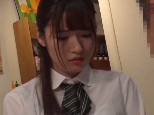 【カフェバイト】女子校生のアルバイト美少女さん！後輩がイカれたおっさんに犯せれるも見て見ぬフリw