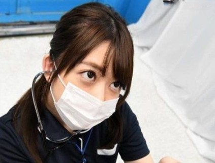 【MM号】「あ～～～ダメ‼」手コキし気持ちよくさせる女‼そのまま正常位で突かれイってしまう‼